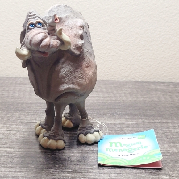 Funny Gray Elephant Figurine 24461 Doug Harris Filmore Magical Menagerie - Picture 1 of 8